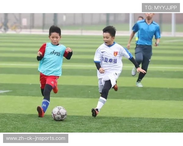 足球研讨会在推动青训体系与战术创新方面的实践成果